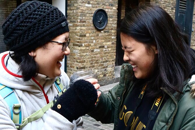 London Bridge & Borough Market Food Tour with 7 Authentic Dishes - Three hours, a compact route, and an important meeting point