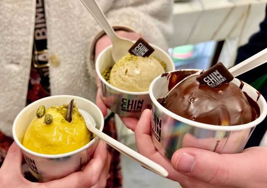 London: Camden Market Food Tour with 7 Street Food Tastings - Coconut chicken curry and the market’s global table