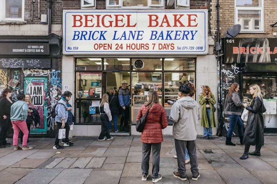 London: East End Food Tour - Brick Lane curry and the East End’s multicultural story