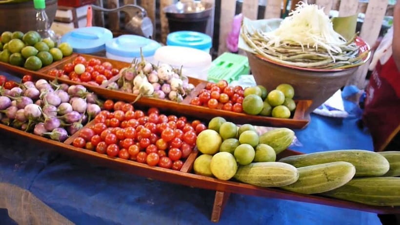 Luang Prabang: Foodie Walking Tour & Monk Blessing - Key points at a glance