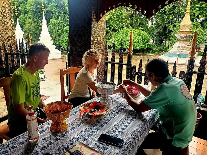 Luang Prabang: Foodie Walking Tour & Monk Blessing - Who should book this food and temple walk?
