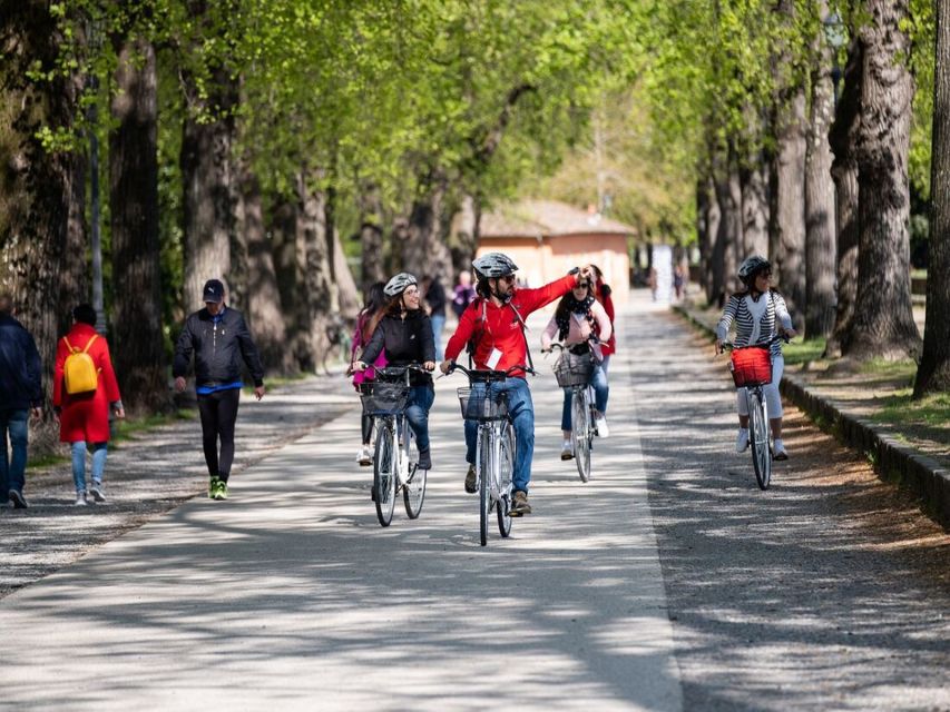Lucca: 3-Hour Bikes & Bites Foodie Adventure like a Local - Gelato, or cake and coffee in colder months