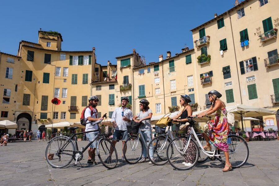 Lucca: 3-Hour Bikes & Bites Foodie Adventure like a Local - How difficult is the cycling?