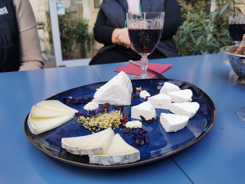 Lyon: Food Walking Tour with a Local Guide - Key points at a glance