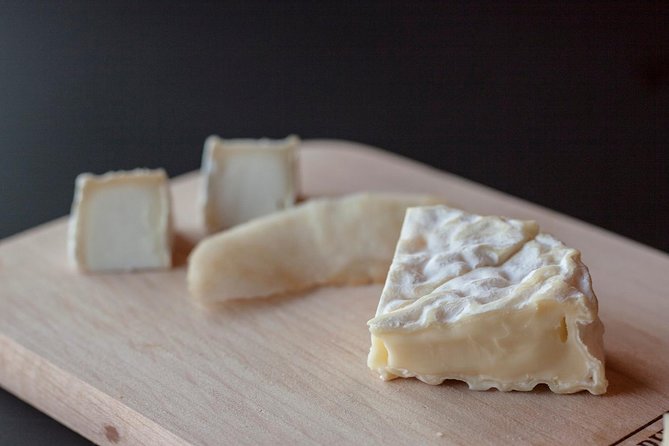 Lyon Old Town Food Tour with 6 French Delicacies & Fine Wine - Coffee, Hôtel-Dieu, and the final sweet