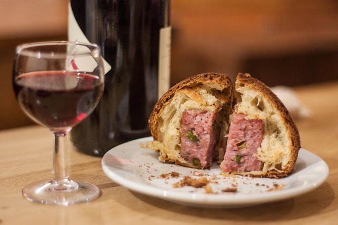 Lyon Old Town Food Tour with 6 French Delicacies & Fine Wine - Vieux Lyon, medieval streets, and traboules