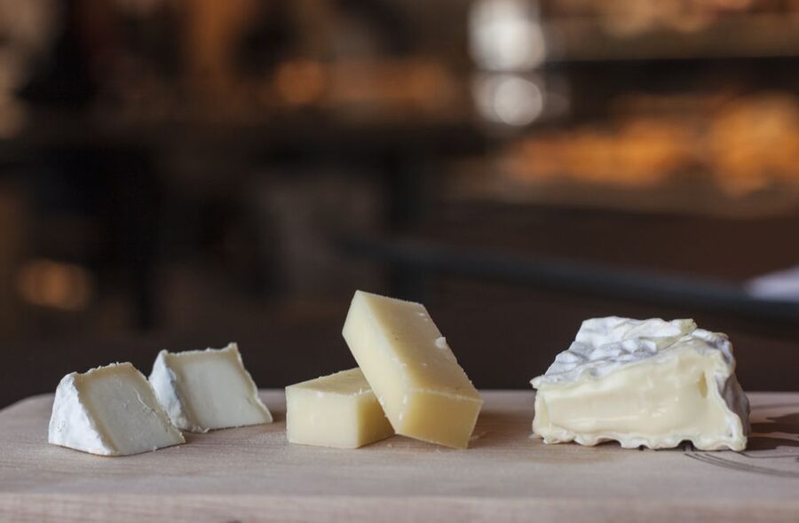 Lyon: Old Town Food Tour with 6 French Food Tastings & Wine - Key points at a glance