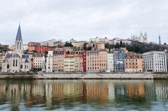 Lyon Old Town Food Tour with Local Specialties Tasting & Lunch - Key points at a glance