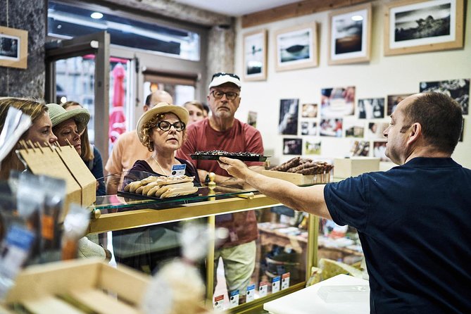 Lyon Old Town Food Tour with Local Specialties Tasting & Lunch - Practical planning for the 10:00 start