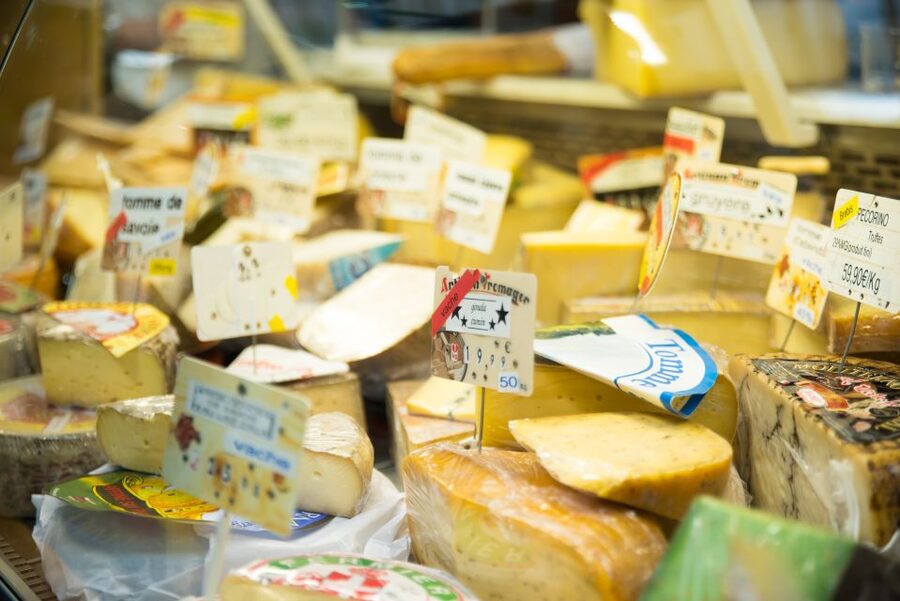 Lyon: Old Town Food Tour - Saint Jean Cathedral and Lyon’s old quarter