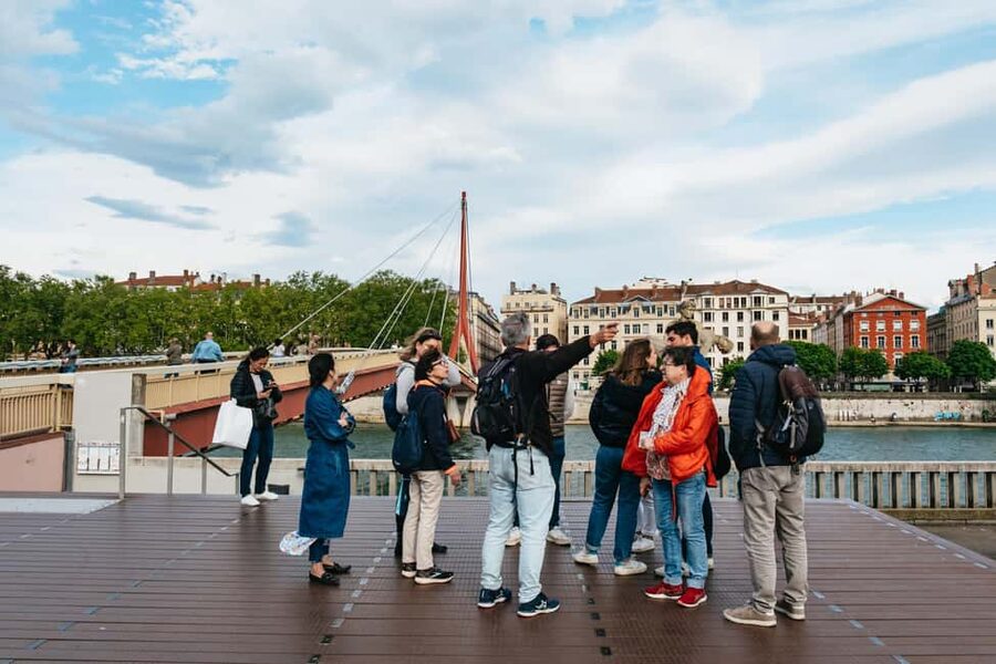 Lyon: Vieux Lyon Food Tasting Walking Tour - The guides make or break the four hours