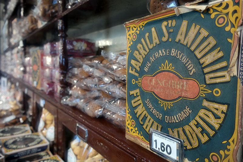 Madeira: Food and Wine Walking Tour in Funchal - What the guides add to the experience