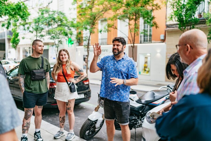 Madrid: Food & Wine Tour with 10 Tapas & 4 Drinks Included - Who will enjoy this tapas crawl most?