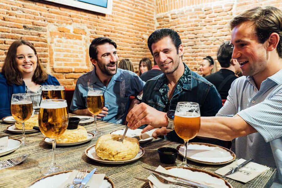 Madrid Guided Food Tour with Tapas and Spanish Wine - El Madrid de los Austrias and the final stretch