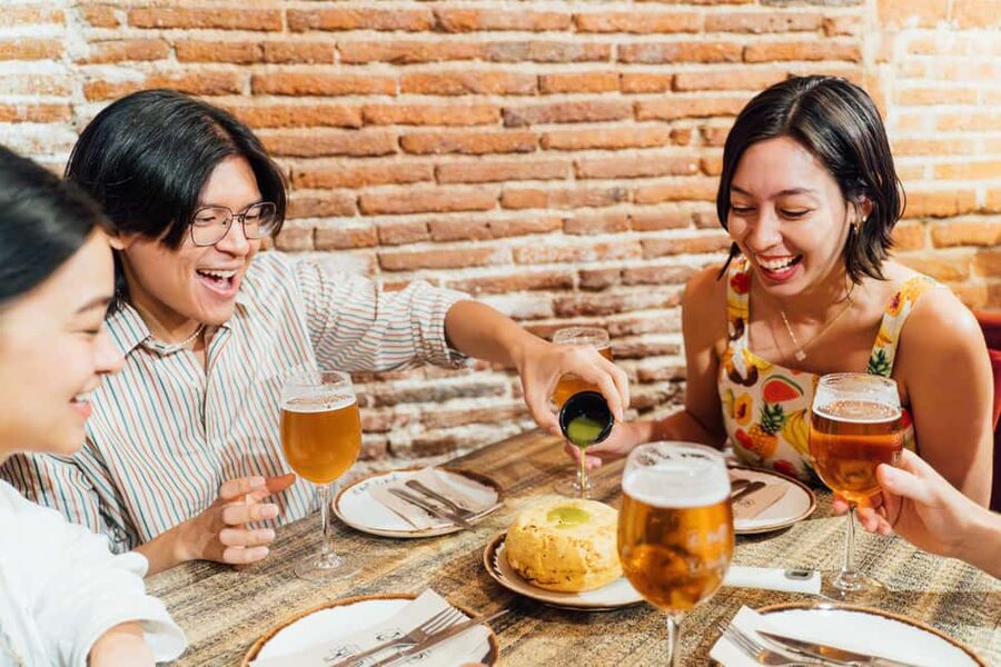 Madrid: Guided Food Tour with Tapas Tastings and Drinks - Sol and Madrid Centro between the food stops