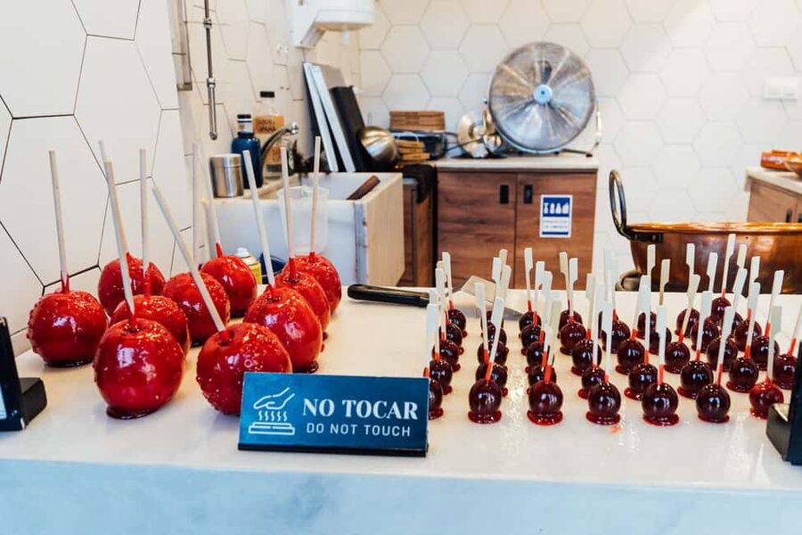 Madrid: Guided Food Tour with Tapas Tastings and Drinks - El Madrid de los Austrias and the route to Plaza Mayor