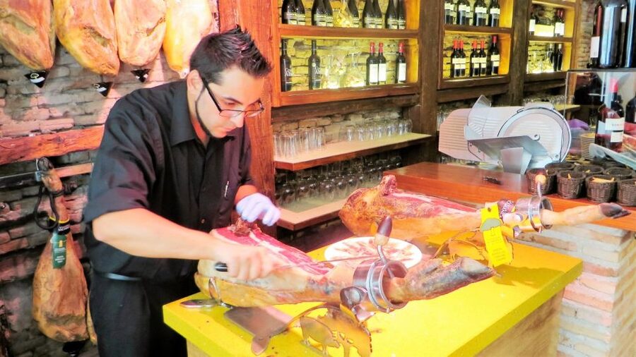 Madrid: Iberico Ham and Spanish Wine Small-Group Food Tour - Why Iberian ham makes a good Madrid lesson