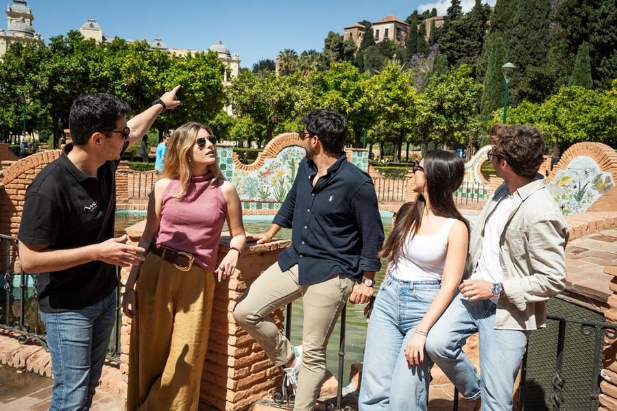 Málaga: Tapas, Wine & Rooftops Private Tour - Is $283 per person fair?