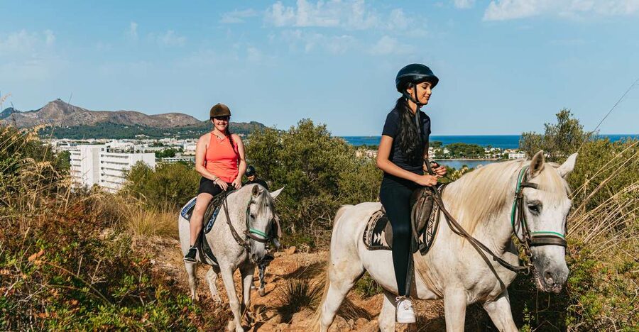 Mallorca: Horseback Riding Experience with Food Options - Choosing between one hour and two