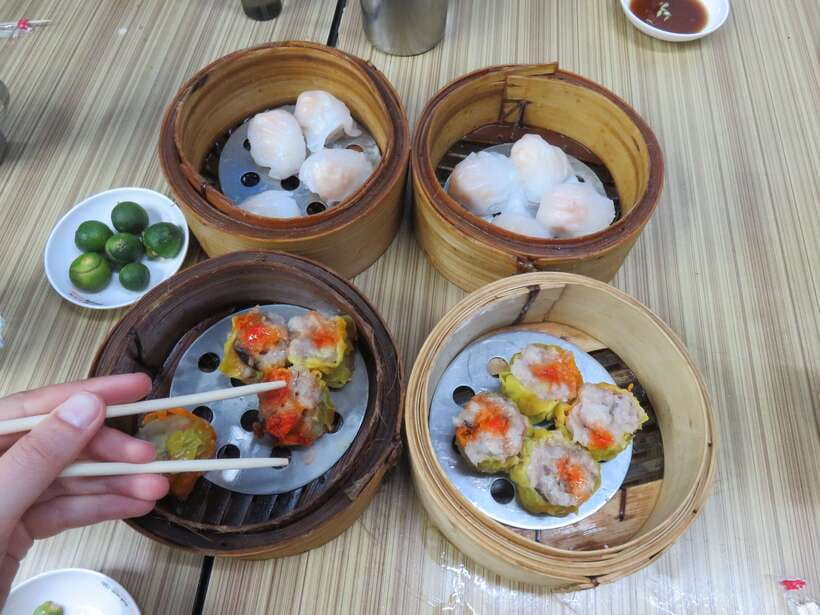 Manila: Sightseeing and Food Walking Tour with Tastings - Starting at Quinta Market and entering Quiapo