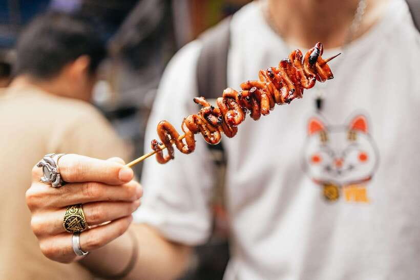 Manila: Street Food and Drinks Walking Tour with Tastings - Jeepney or tricycle: the transport is part of the story