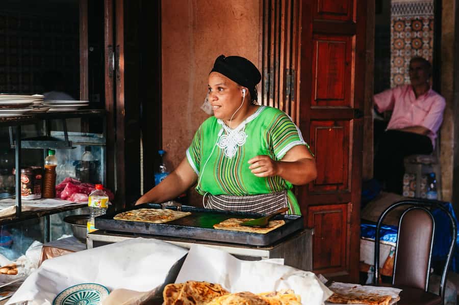 Marrakech: Authentic Moroccan Food Walking Tour & Dinner - Olives, tea, and the social side of eating