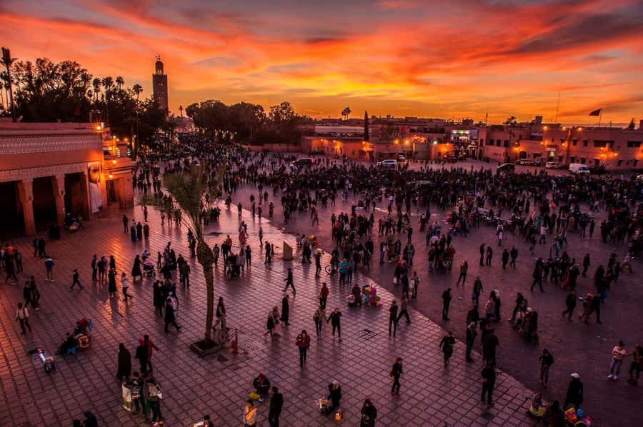 Marrakech: Jemma El Fnaa Food Tour with Dinner - Walking from the square into the souks