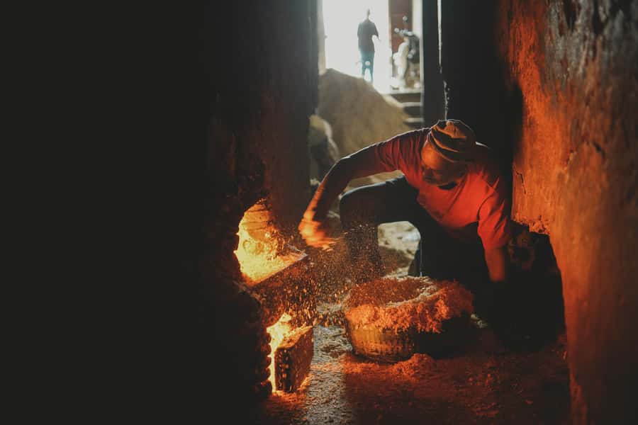 Marrakech: Medina Stories Food Tour with 15+ Tastings - The first tastings: smoke, spice, and small local kitchens