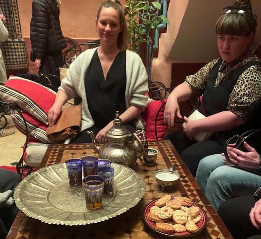 Marrakech: Moroccan Cooking Class for vegetarians and vegan - The family atmosphere and the practical tradeoffs