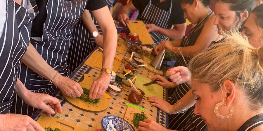 Marrakech: Moroccan Cooking Class for vegetarians and vegan - Making a vegetarian or vegan main dish