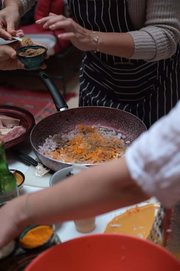 Marrakech: Moroccan Cooking Class for vegetarians and vegan - Meeting Yasser and Chef Fatima