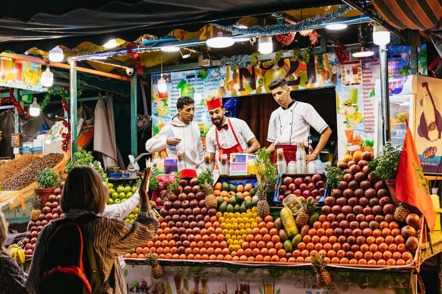 Marrakech: Street Food Tour by Night - Shared group or private walk?