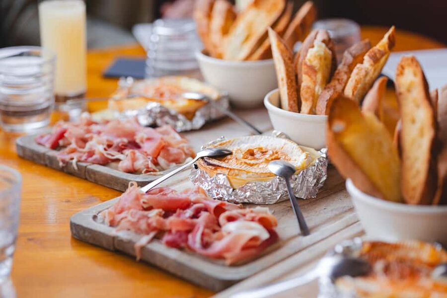 Marseille: Walking Food Tour with Full Meal - Starting at 66 Quai du Port and the Old Port