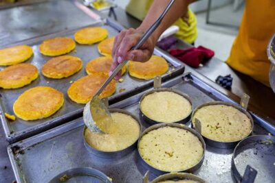 Medellín: E-bike and Foodie Tour