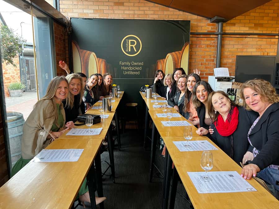 Melbourne: Yarra Valley Food, Wine, Chocolate & Gin Tour - From Federation Square to Yarra Farm Fresh