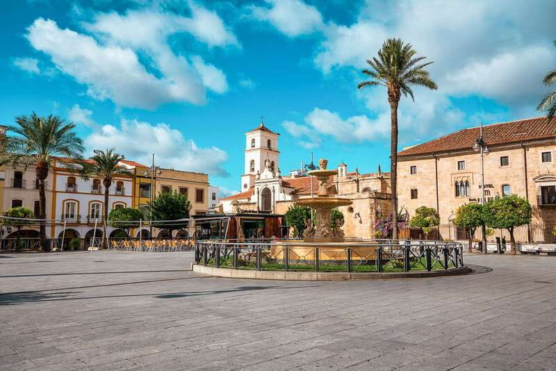 Mérida: 3-Hour Walking Food Tour - Salbutes, tamales, fruit, and sopa de lima