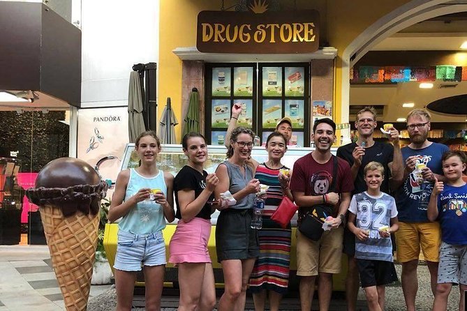 Mexican Street Food Crawl in Playa del Carmen - The first bites: tacos, pork, and local staples