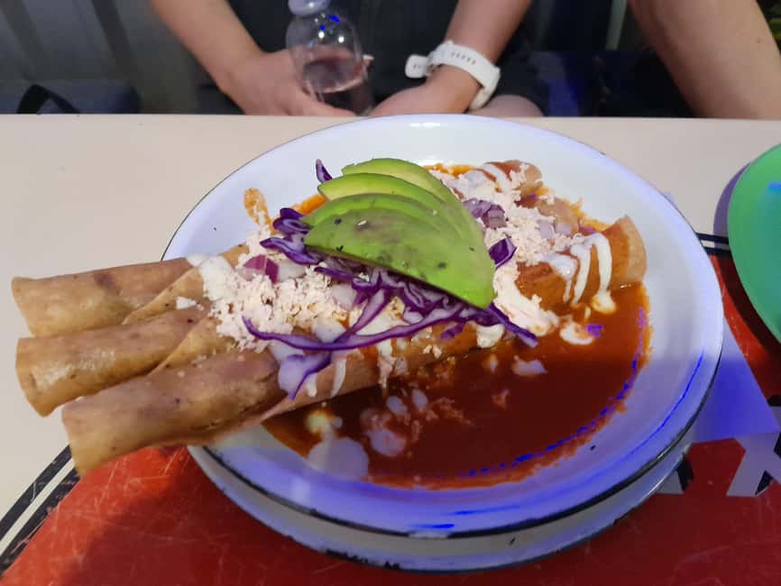 Mexico City: Vegan and Vegetarian Street Food Adventure - How the guides shape the day