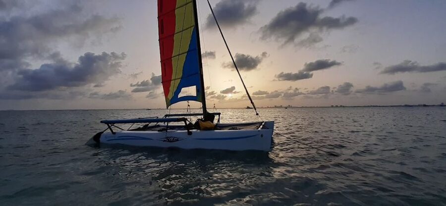Miami: Intimate Sailing in Biscayne Bay w/ Food and Drinks - The trapeze harness is the unusual part