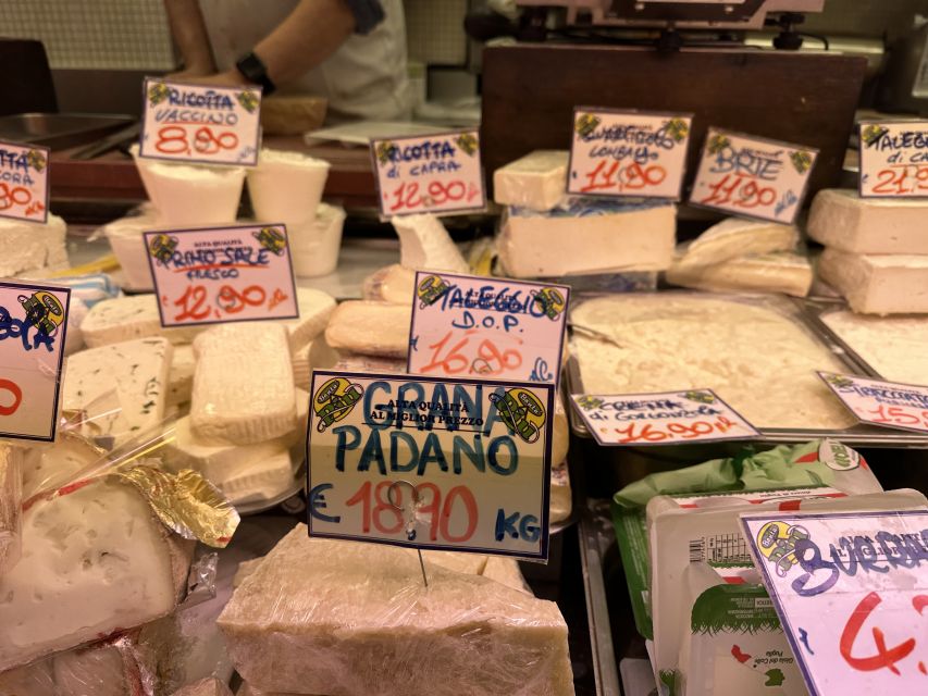 Milan: Guided Street Food Walking Tour with Food Tasting - Guide quality and group experience