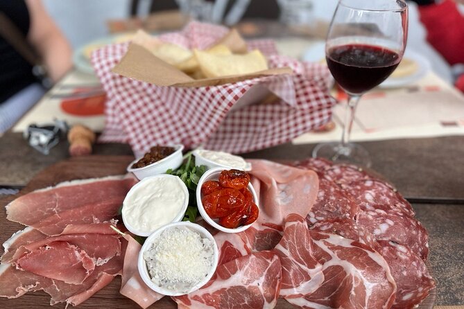 Milan's Authentic Street Food tour: A Gourmet Experience - Pizza, focaccia, and Milan’s idea of street food