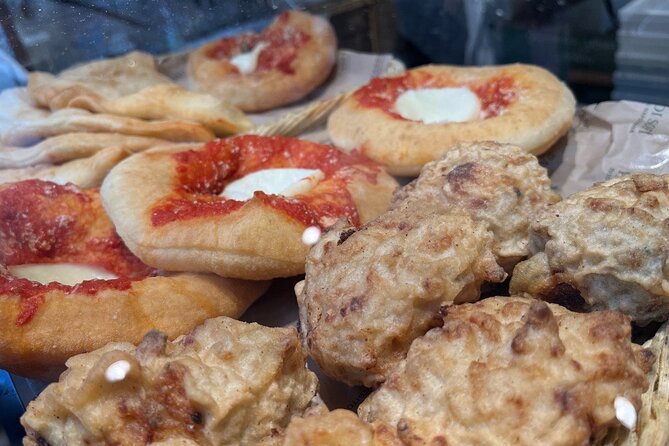 Milan's Authentic Street Food tour: A Gourmet Experience - Sweet stops and the final gelato
