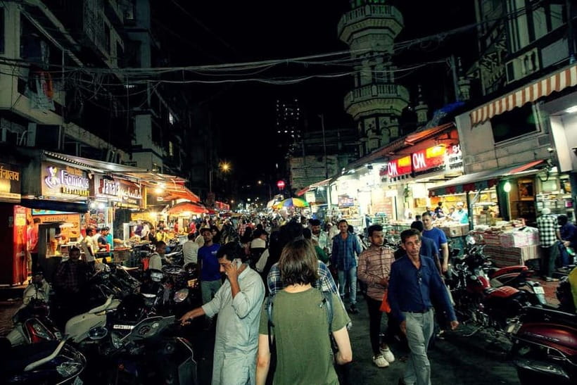Mumbai: Street Food and Night Markets Tour - From Girgaon to Bhuleshwar by taxi and foot