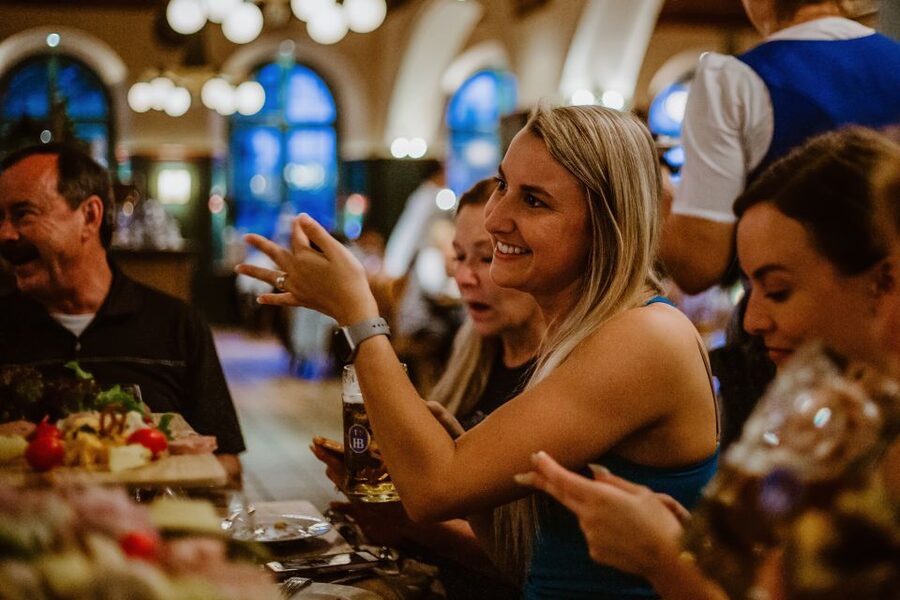 Munich: Beer and Food Tour with Dinner & Oktoberfest Museum - Starting with Munich beer culture