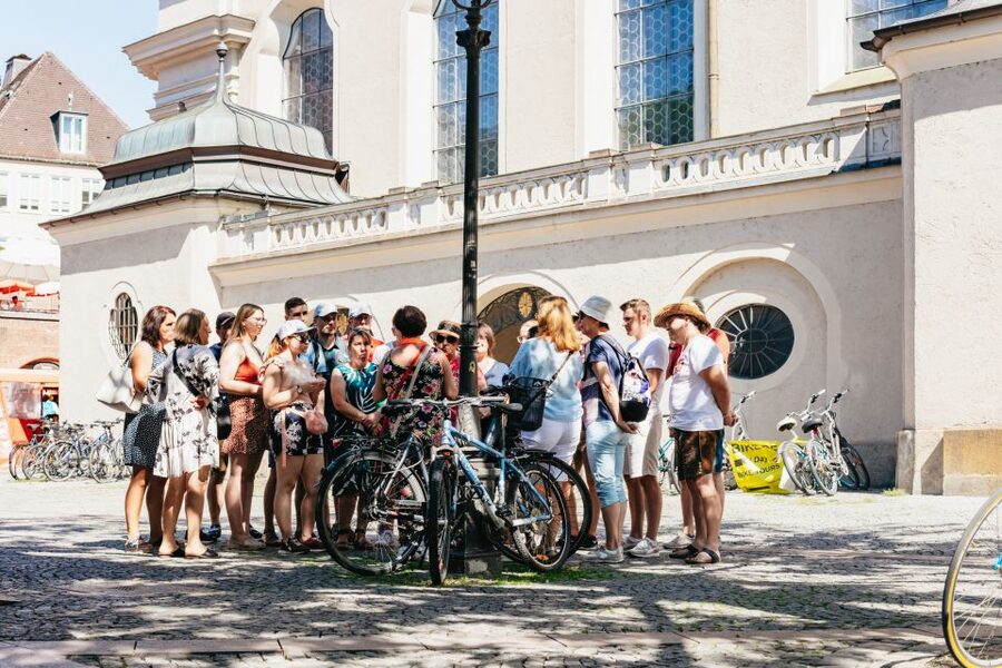 Munich: Viktualienmarkt Food Tour - Booking details that affect your choice