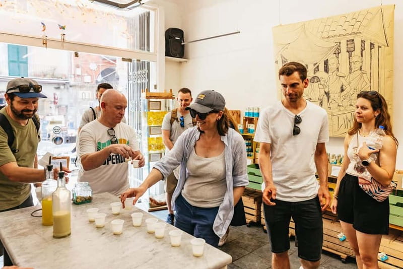 Naples: Guided Street Food Tour with Spritz - Who should book this food walk?