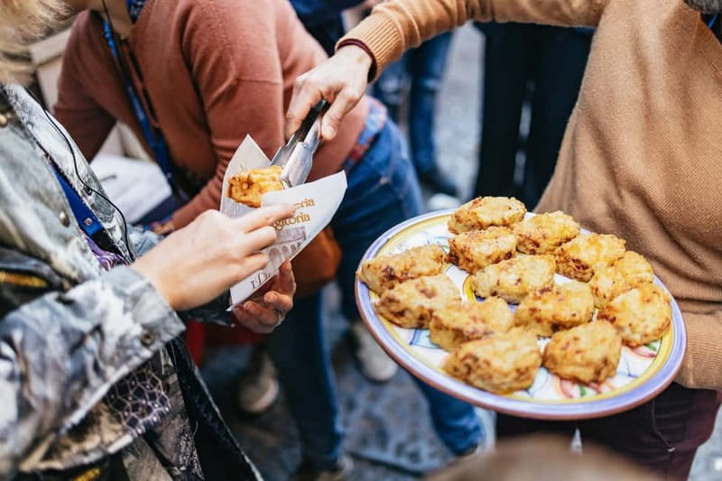 Naples: Street Food Walking Tour with Local Guide - Limoncello, spritz, and a sweet finish