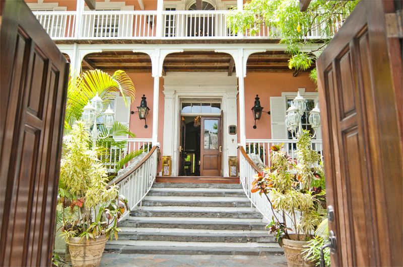 Nassau: Bites and Sites Food and Cultural Walking Tour - Old Nassau’s streets, buildings, and local stories