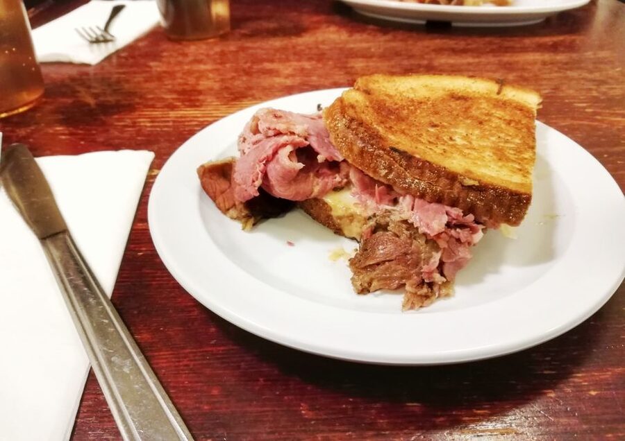 New York City: Flatiron Food, History, and Architecture Tour - Zucker’s Bagels and the Reuben with a New York accent