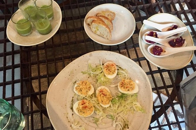 Newport Neighborhood Food Tour - Coffee and local breakfast fare at The Nitro Bar